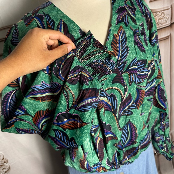 Democracy Green Printed V-Neck Blouson Blouse - Picture 5 of 9